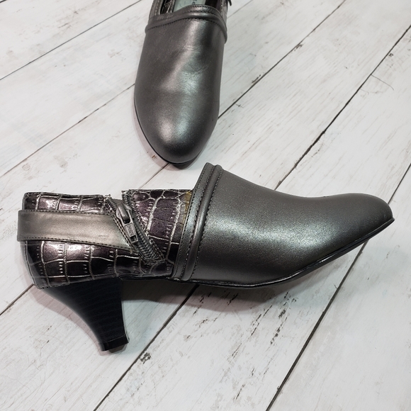 New! AJ Valenci Women's Pewter Leather Booties - Picture 4 of 9